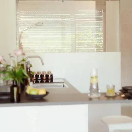 Kurpark Loft: Terrace Retreat with Free Parking Apartment Wiesbaden Exterior photo