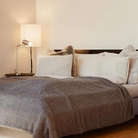 Kurpark Loft: Terrace Retreat with Free Parking Apartment Wiesbaden Exterior photo