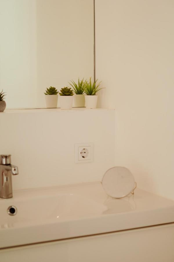 Kurpark Loft: Terrace Retreat With Free Parking Apartment *