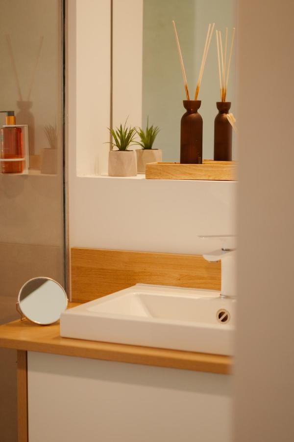 Apartment Kurpark Loft: Terrace Retreat With Free Parking Wiesbaden