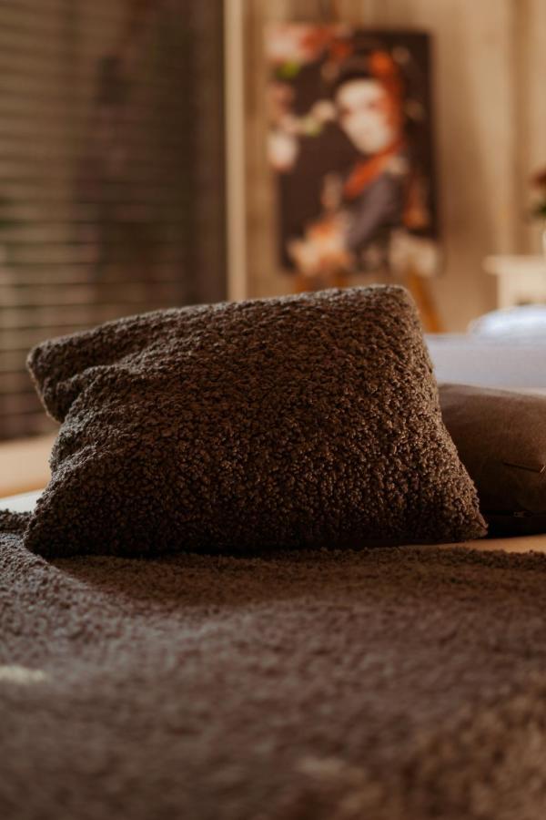 Apartment Kurpark Loft: Terrace Retreat With Free Parking Wiesbaden